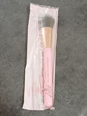 Mally Full Face Makeup Brush
